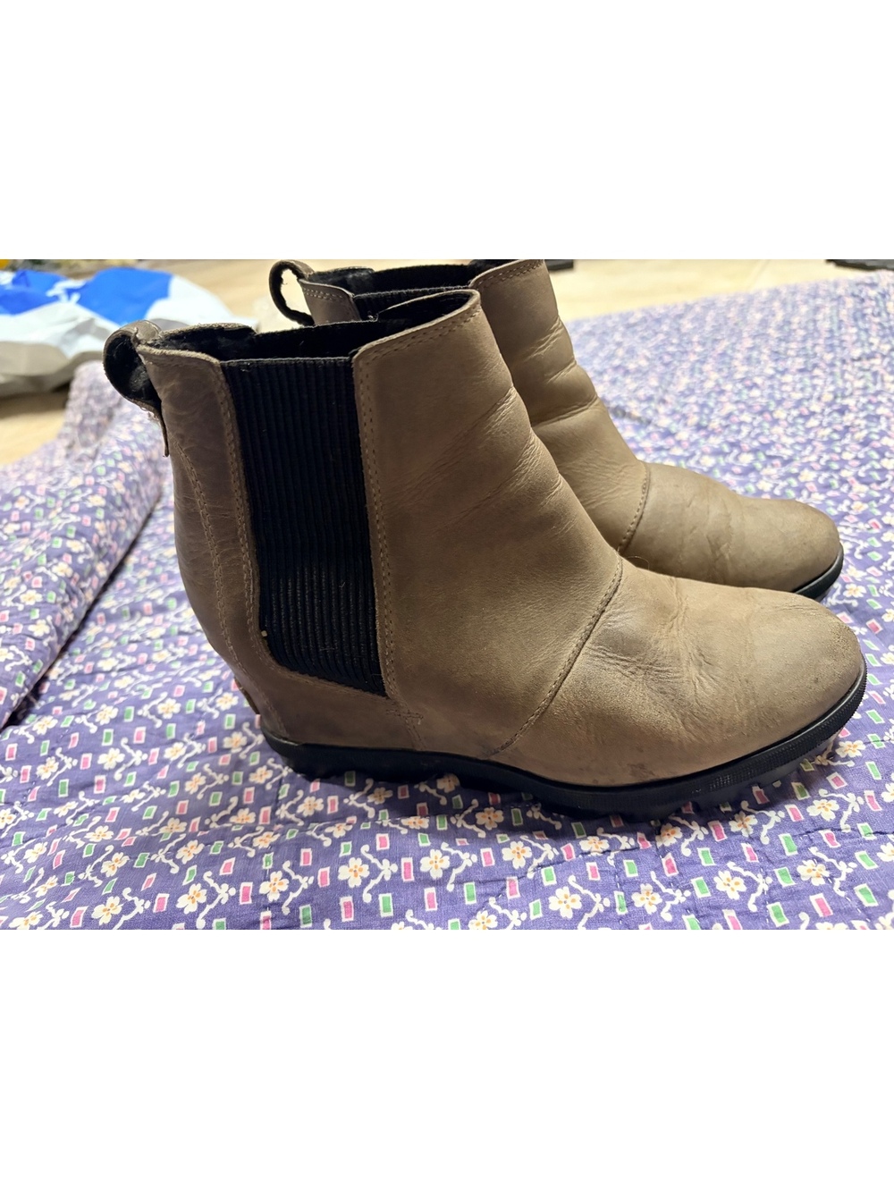 Sorel Joan of Arctic Wedge II Chelsea Boots Waterproof Taupe Grey Leather Size 7